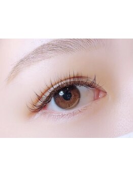 ナチュラル上品な目元にしたい