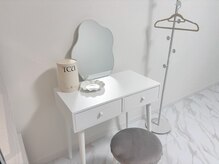 アイラッシュ キャット アイ(eyelash cat eye)の雰囲気（仕上がりやメイク直しのドレッサーですぐに確認できる。）