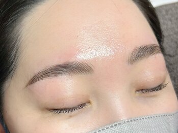 エルミュ(Elmu)/ハリウッドブロウリフト