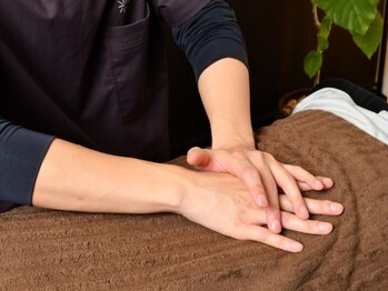 レイビー(Raybe)の写真/【腰痛を原因から評価】骨盤・股関節まで整える整体×ストレッチ｜迷ったら¥5,400/60分