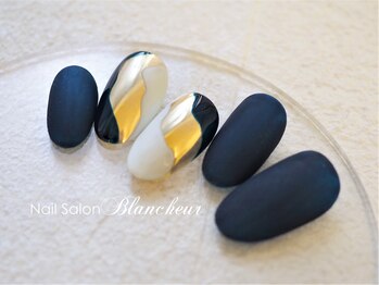 ネイルサロン ブランシュール(Nail Salon Blancheur)/ネイビーのミラーニュアンス