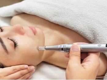 プラスボーテ 北参道(plus beaute)の写真/【毛穴レス×つるん肌へ!エステ版微細針!】マスク生活で毛穴が開いた・肌荒れ跡が気になる方に人気!