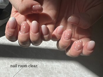 クリア(clear.)の写真/【ニュアンスアートが得意】最新デザインで大人可愛いに爪先に♪持ち込みアートも大歓迎☆80分間やり放題！