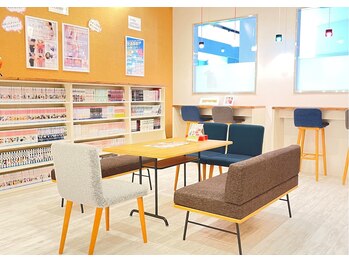 ゆめたか接骨院 金沢院/待合スペース◎お子様連れOK