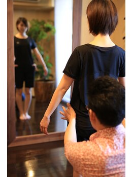 ボディプラストウキョウ 表参道店(BODY PLUS TOKYO)/姿勢チェック