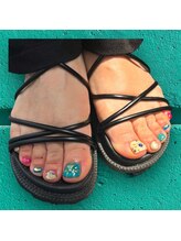 アヤネイルズ アンド アイラッシュ(AYA NAILZ.＆Eyelash)/フット100mins.アートコース