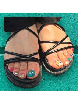 アヤネイルズ アンド アイラッシュ(AYA NAILZ.＆Eyelash)/フット100mins.アートコース