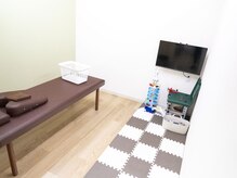 久留米まつもと整骨院 津福院の雰囲気（お子様と一緒に施術ができる個室完備／明るく清潔感のある内容！）