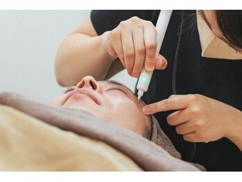 beauty salon Miroaの写真/低周波ピンポイントシミケアで理想の肌へ。保湿＋ハリ感UP＋くすみ払拭が叶う★