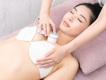 エムエムエム 表参道Luxeサロン(M.M.M)/針を使わない注入ケアでサイズUP