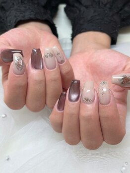 ナナネイル(7.Nail)/繊細な手描きアート