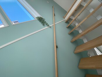 ルネ(Rune)/階段を上がると、、