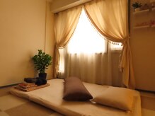 シェリール(Cherir)の雰囲気（タイ古式のマットはリラックス効果のあるものを使用しています。）