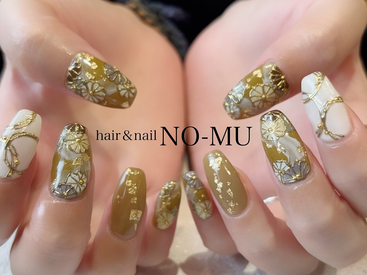 2025年-2026年冬トレンド】グリーン フラワーのネイルデザイン集｜人気