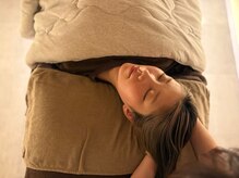 癒しま専科/最後に首をストレッチ