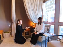 アルモワーズの雰囲気（カウンセリングをしてお客様に合ったブレンドを選びます）