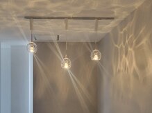 エクシアホワイト 倉吉店(ecxia white)の雰囲気（白を基調とした清潔感の溢れる空間でゆったりと施術をご堪能♪）