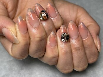 ネイルサロン 虹色/