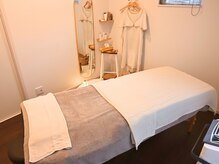 フー(Hoo.)の雰囲気(白と茶色ベースのナチュラルで明るい空間です)