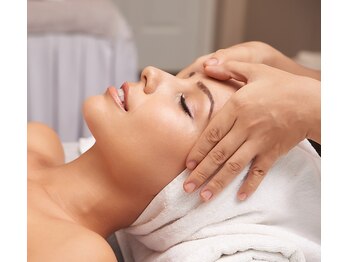 ほぐし整体 気楽 新小岩/3【施術】顔マッサージ