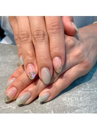 ミントカラー×ホログラムネイル