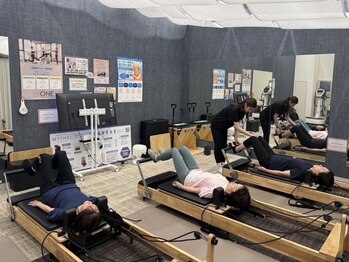 ミセル mozoワンダーシティ店(MYTHEL)の写真/マシンピラティスで呼吸から細かい筋肉の動きを整える！《3名までのグループレッスン★会員限定45分¥550》