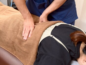 骨盤矯正・肩こり腰痛専門 からだラボ整骨院 たまプラーザ院の写真/【首のコリ・重だるさに】長時間のスマホ・デスクワークでガチガチになった首肩回りもほぐしていきます♪