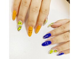 ネオンカラー☆ニコちゃんネイル