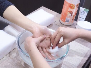 ハンドケア・フットケア専門店 つるすべ 【4/4 NEW OPEN(予定)】 の写真/年齢を重ねるほど美しく自信が宿る指先へ。飾る場所から整える場所へ。「手肌のエイジングケア」を日常に。