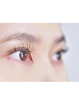 ネイル・アイメニューの同時施術が可能