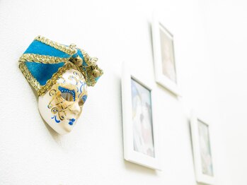 ハナミズキ/イタリアで購入した仮面です。