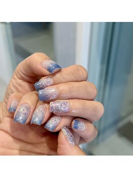 アリソン(Allison)/キラキラ夏ネイル