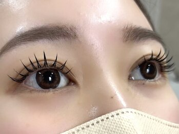 アテ(Ate)の写真/「これ知らないと損！SNSで話題｜韓国風“束感まつげパーマ”」ナチュラルなのに盛れる最先端まつげパーマ