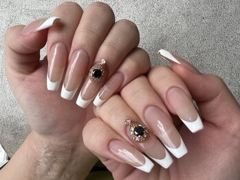 ネイルズ バイ サトヤ(nails by...3108)の写真/センスが問われる長さ出しこそプロにお任せ。フォルムにこだわってデザインするから手元全体SNS映え！