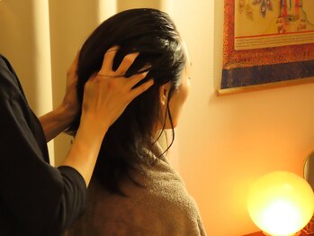 アヌクローシャ/施術風景