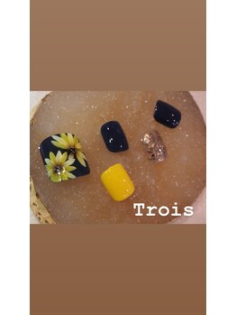 トロワ(Trois)/ひまわりアートネイル