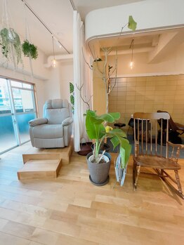レッドハウス(RED HOUSE)/カーテンで半個室に