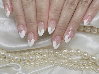 ハニービービー(Honey Bee Bee)/ハートフレンチネイル