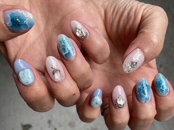ヴレ ネイル(vrai nail)の写真/付け替えオフ無料なのでイベントや季節に合わせてネイル変更がしやすい!美フォルムとモチの良さに定評あり