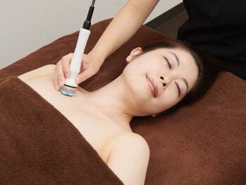 カリン 銀座(kalin)/鎖骨をだしてデコルテ印象UP♪