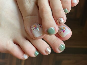 サロンドフォーエイチ(salon de 4H)/ナチュラルな押し花ネイル☆