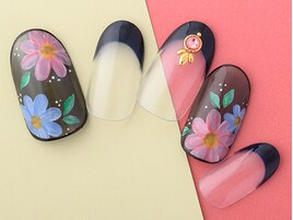 囲みフラワーアートネイル