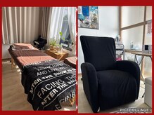 眠れるリクライニングシートと、フラットベットでゆっくりと…