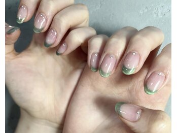 ノラ ミナミアオヤマ(NORA MINAMIAOYAMA)/ネイルマグネットフレンチ