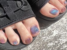 ノラ ミナミアオヤマ(NORA MINAMIAOYAMA)/幻想的な偏光グラデネイル