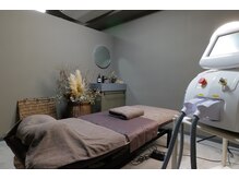 ムート(Mut.)/広々とした施術ルーム。