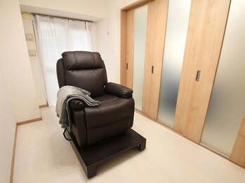 アイリー 眉毛 天王寺店/店内