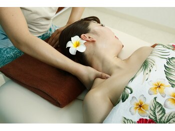 ハワイアンフォレストSpa 新横浜店/首肩コリリンパアプローチ