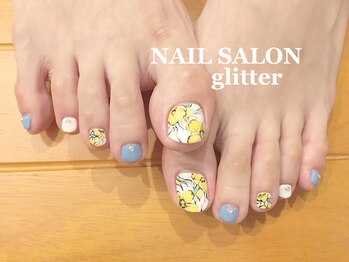 ネイルサロン グリッター(NAIL SALON glitter)/手描きお花フットネイル