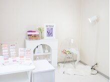サモパル 滋賀店(beauty salon 3.5.8)の雰囲気(韓国cafeのような待合スペース☆ネイルの写真映えもいいです♪)